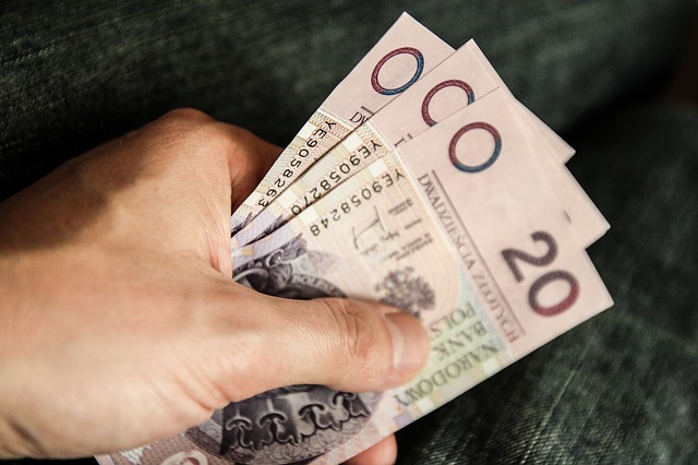 money-256308_640.jpg
