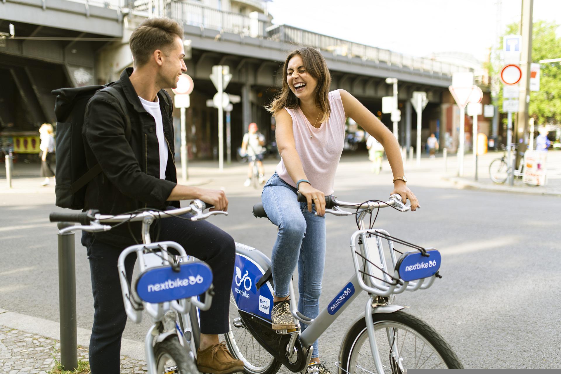 couple-g7c141b48b_1920.jpg